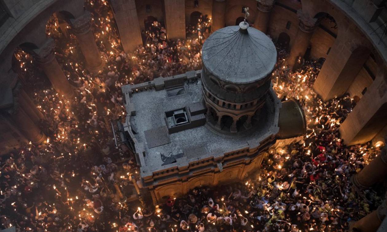 Πάσχα 2018: Συγκίνηση και δέος στην τελετή αφής του Αγίου Φωτός στα Ιεροσόλυμα