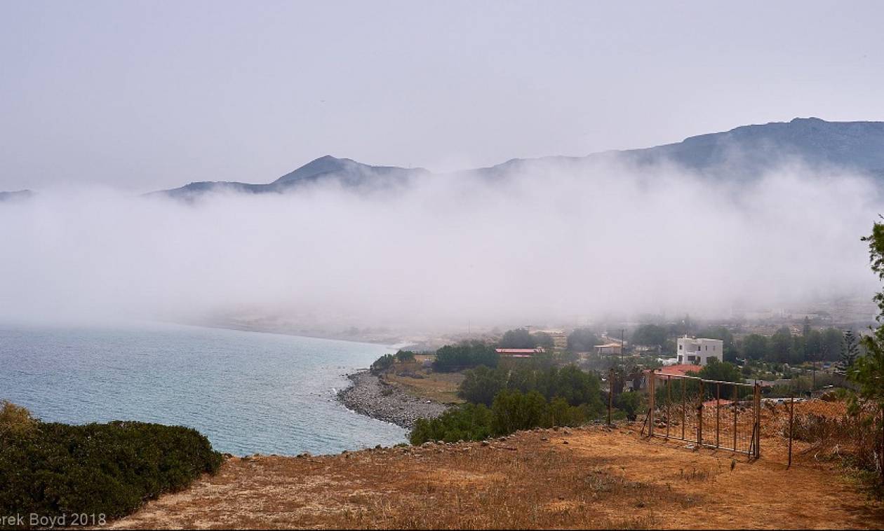 Εντυπωσιακές εικόνες από την Κρήτη: Όταν τα σύννεφα ακούμπησαν τη θάλασσα …