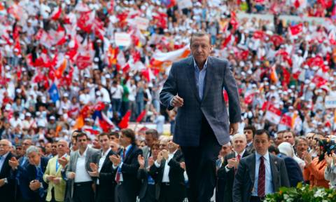 Τουρκία: Αυτοί είναι οι λόγοι που αναγκάζουν τον Ερντογάν να πάει σε πρόωρες εκλογές