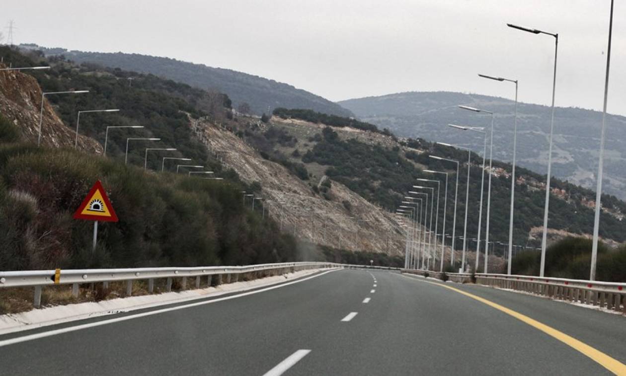 Φρικτός θάνατος άνδρα από πτώση δέντρου στην Εγνατία Οδό