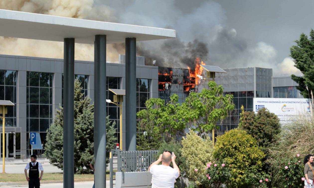 Ξάνθη: Κλειστά και σήμερα (3/5) τα σχολεία μετά την πυρκαγιά στο εργοστάσιο στο Όλβιο