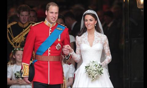 Προσοχή δεν τρώγονται! Στο «σφυρί» κομμάτια από τις γαμήλιες τούρτες βασιλικών γάμων της Βρετανίας
