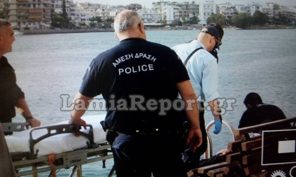 Συγκλονιστική φωτογραφία: Η στιγμή που ηλικιωμένος σώθηκε από βέβαιο πνιγμό