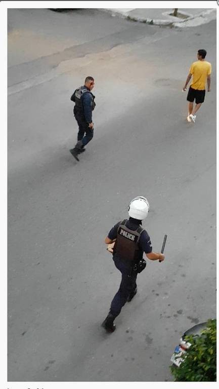 Φωτογραφίες - σοκ: Αιγύπτιος μαχαιρώνει αστυνομικό στην Καλαμάτα!