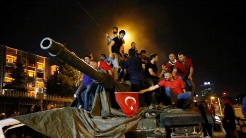 Η εκδίκηση του Ερντογάν: Απειλεί με 252 φορές ισόβια τους κατηγορούμενους πραξικοπηματίες!