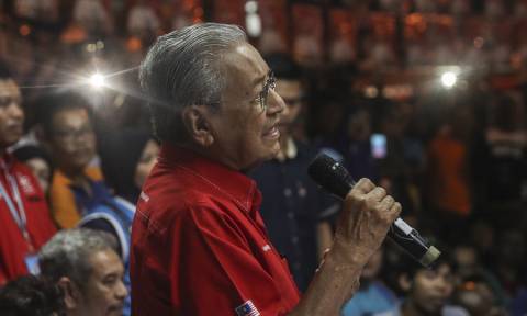 Η μεγάλη έκπληξη στη Μαλαισία: Πρωθυπουργός ετών 92! (pics)