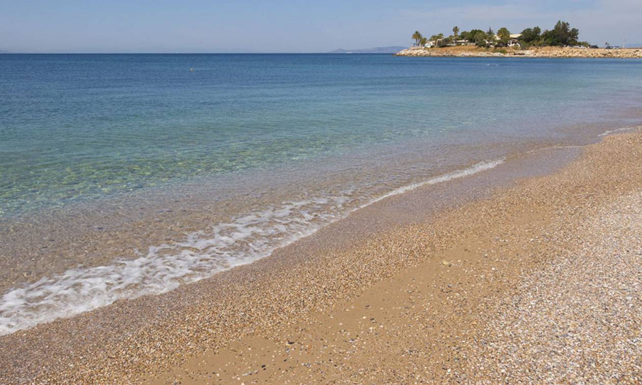 Αυτές είναι οι καθαρές και ασφαλείς παραλίες της Αττικής για το 2018 (ΛΙΣΤΑ)