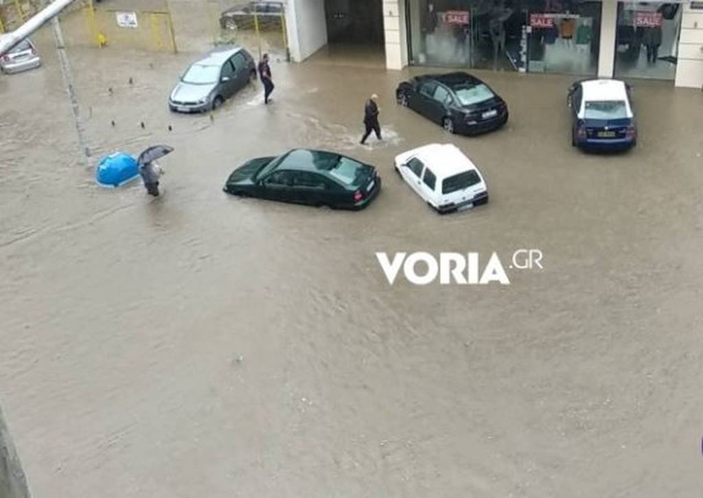 ΕΚΤΑΚΤΟ - Καιρός: Ισχυρή κακοκαιρία σαρώνει τη Θεσσαλονίκης – Νέες εικόνες αποκάλυψης 