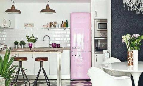 Φούρνος μικροκυμάτων και ψυγείο: Πως και πότε πρέπει να τα καθαρίζουμε;