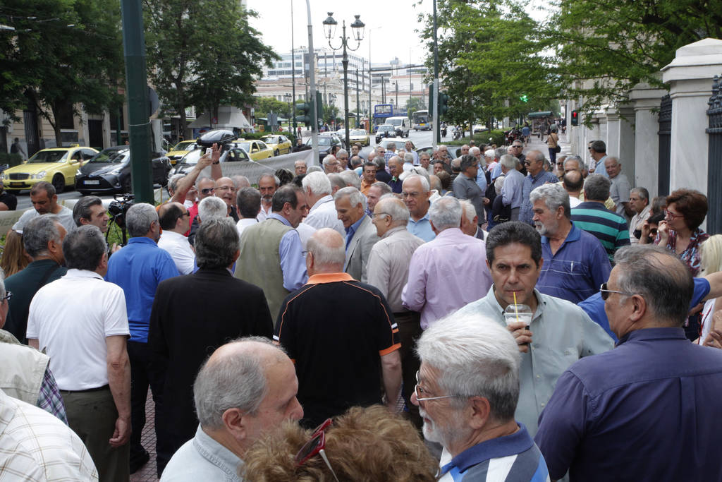 Τώρα: Διαμαρτυρία συνταξιούχων έξω από το «ΣτΕ»