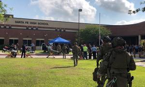 Μακελειό στο Τέξας: Βρέθηκαν εκρηκτικoί μηχανισμοί στο σχολείο (vid)