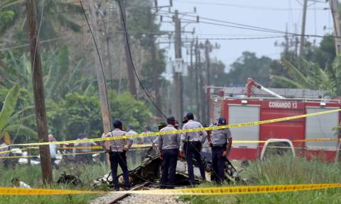 Αεροπορική τραγωδία στην Κούβα: Βρέθηκαν τρεις επιζώντες στα συντρίμμια του αεροσκάφους (vid)
