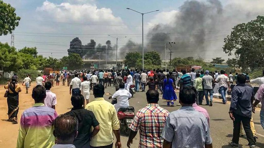 Ινδία: Τους 12 έφτασαν οι νεκροί διαδηλωτές από αστυνομικά πυρά