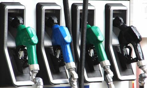 Καύσιμα - Fuelprices.gr: Δείτε πού μπορείτε να βρείτε φτηνή αμόλυβδη