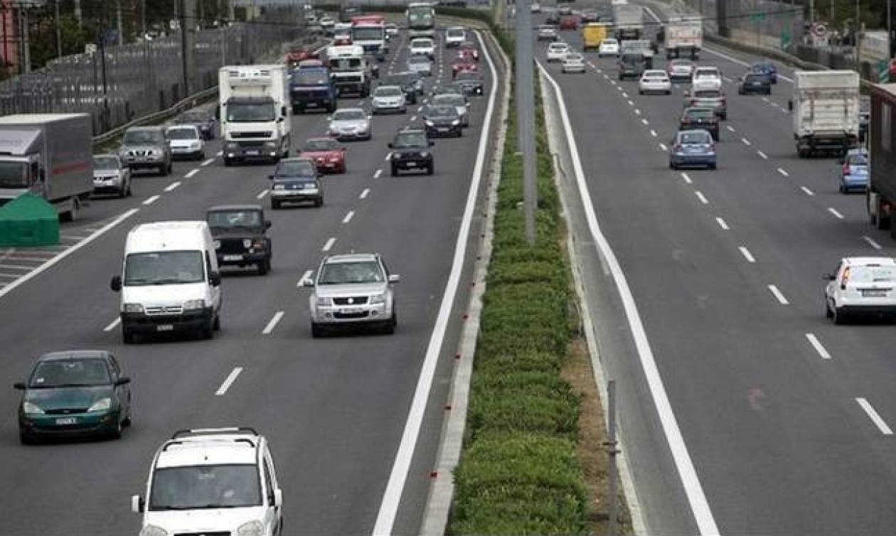 Επιστρέφουν μαζικά οι εκδρομείς του τριημέρου: Πού παρατηρούνται προβλήματα