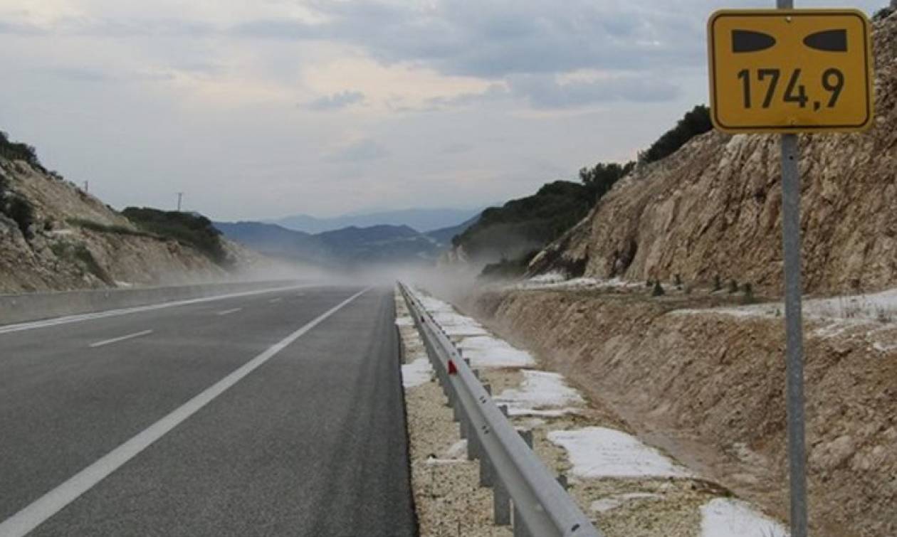 Απίστευτο:Βγήκαν τα εκχιονιστικά στα Γιάννενα