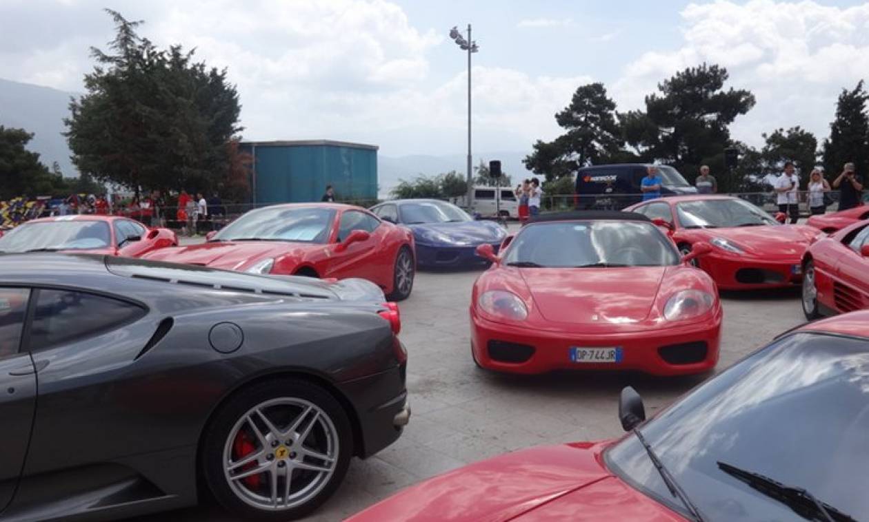 Δεκάδες Ferrari «μαγεύουν» την Κέρκυρα - Διαγωνισμός για την πιο όμορφη… Ιταλίδα! (vids+pics)