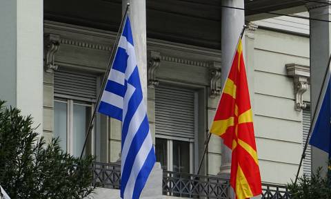 «Βόρεια Μακεδονία»: Τα επόμενα βήματα και οι αντιδράσεις μετά τη συμφωνία Ελλάδας – Σκοπίων