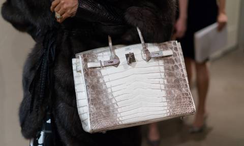 Βρετανία: Μια μεταχειρισμένη τσάντα του οίκου Hermes «έπιασε» σε δημοπρασία 184.125 ευρώ