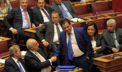 Χαμός στη ΝΔ: «Σφάχτηκαν» Άδωνις – Μεϊμαράκης – Γιατί δεν πήγε στη Βουλή ο Καραμανλής