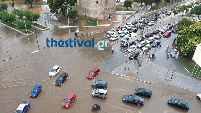 Καιρός TΩΡΑ: Προβλήματα από την έντονη βροχόπτωση και το χαλάζι στη Θεσσαλονίκη (pics&vid)