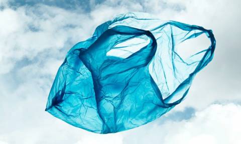 Κατά 75% μειώθηκε η κατανάλωση πλαστικής σακούλας στα σούπερ μάρκετ