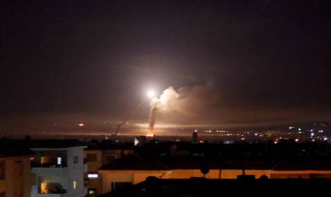 Συρία: Οι πύραυλοι από το Ισραήλ έπληξαν τις αποθήκες όπλων της Χεζμπολάχ στη Δαμασκό