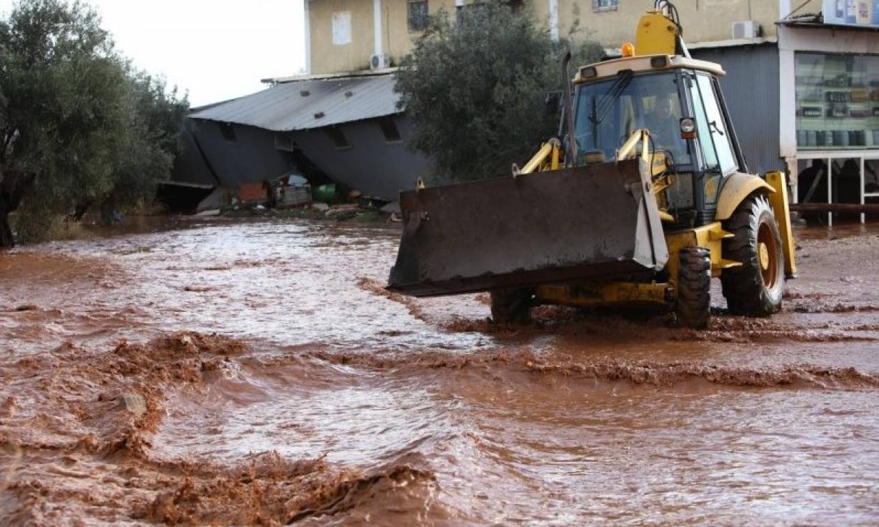 Καιρός: «Πνίγηκε» ξανά η Μάνδρα - Άνοιξε η Αθηνών - Κορίνθου