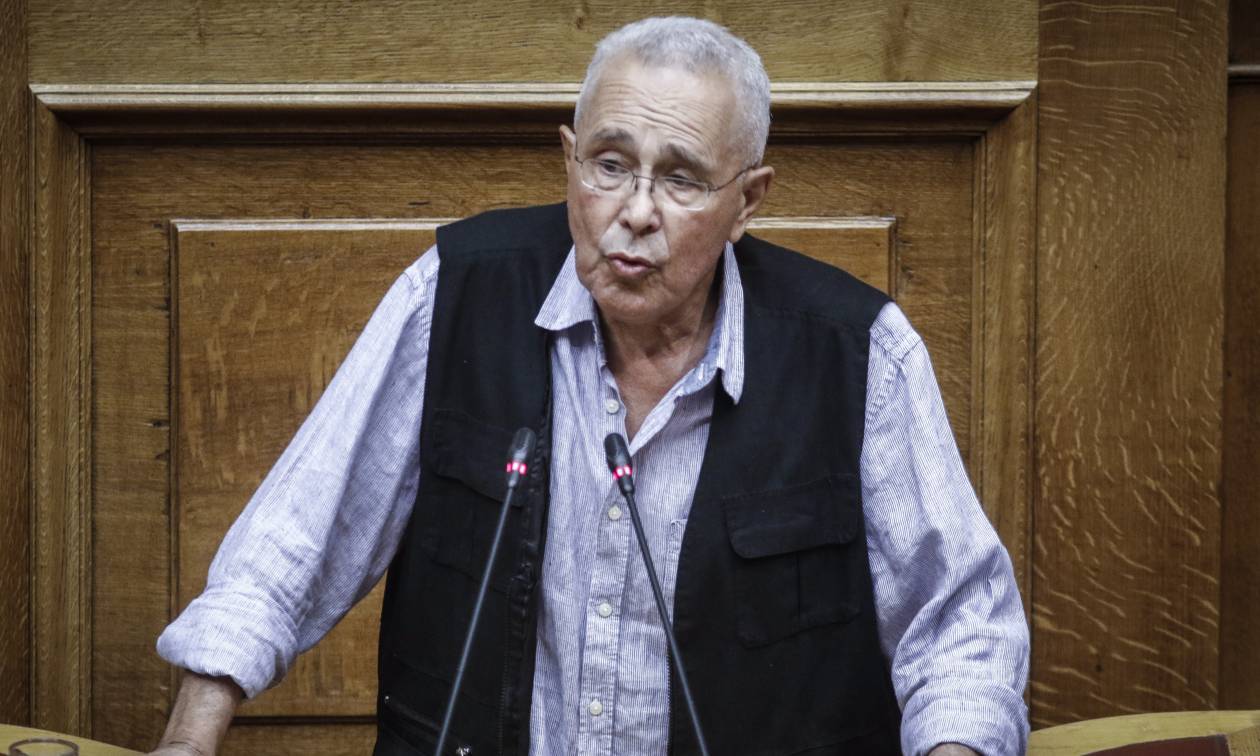 Ζουράρις: «Θέλω δημοψήφισμα για το Σκοπιανό, αλλά δεν φεύγω από την κυβέρνηση»