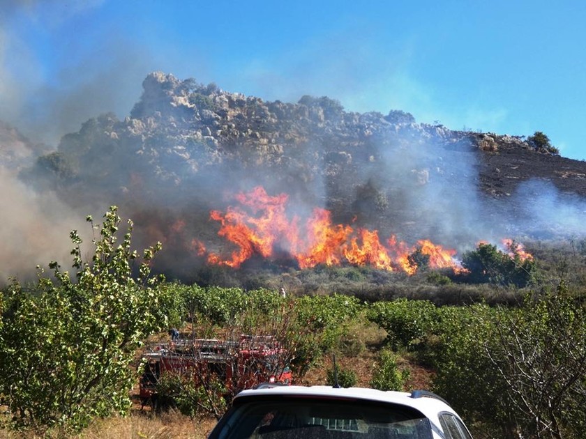 Κρήτη: Φωτιά κοντά σε μοναστήρι - Με τις εικόνες στα χέρια έτρεχαν οι καλόγριες