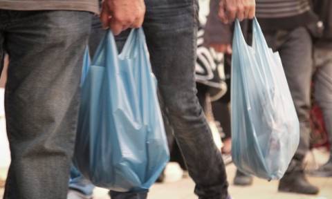 Αυστραλία: Έπαιξαν ξύλο για την απαγόρευση πλαστικής σακούλας