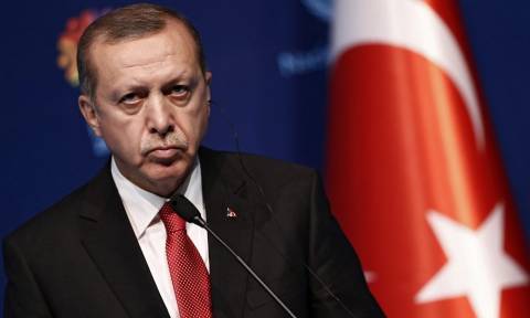 Τουρκία: Δημοσιεύθηκε το διάταγμα που παραδίδει όλες τις εξουσίες στα «χέρια» του Ερντογάν