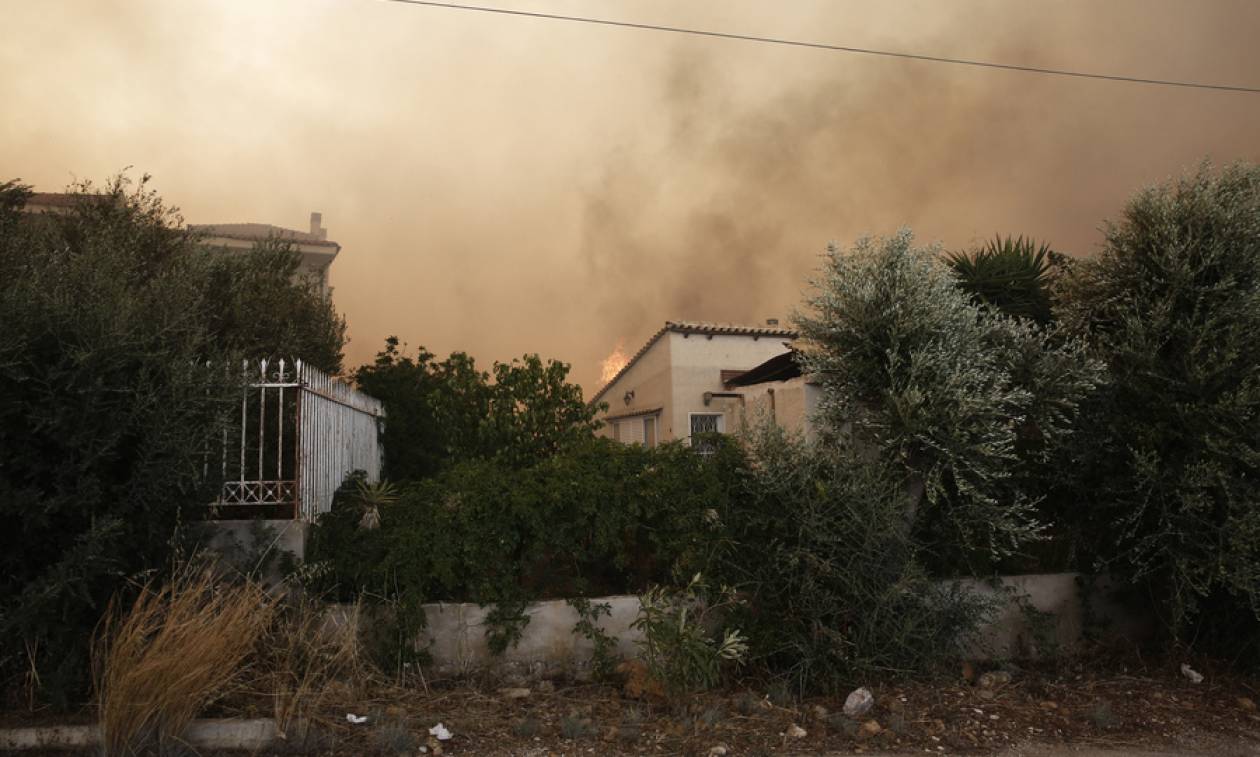 Φωτιά τώρα: Στο έλεος του πύρινου ολέθρου Μάτι και Βουτζάς