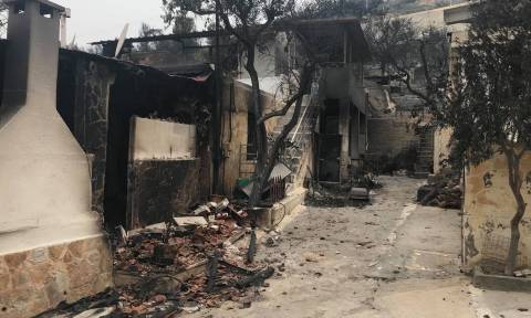 Φωτιά Κινέτα: Συνεχίζει το καταστροφικό της έργο η πυρκαγιά - Μετρούν τις πληγές τους οι κάτοικοι