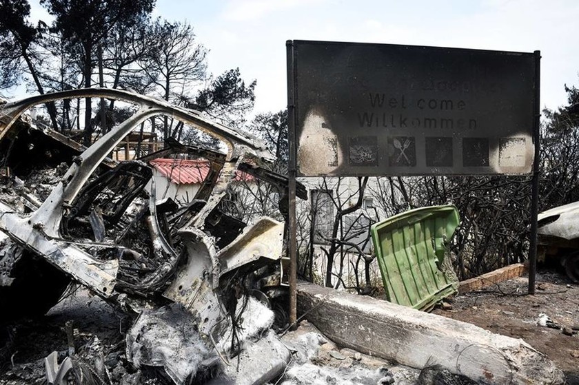 Φωτιά τώρα - Ανατριχιαστική μαρτυρία: «Είδα ένα κορίτσι να ...