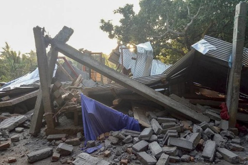 Ισχυρός σεισμός στην Ινδονησία: Τουλάχιστον 10 νεκροί