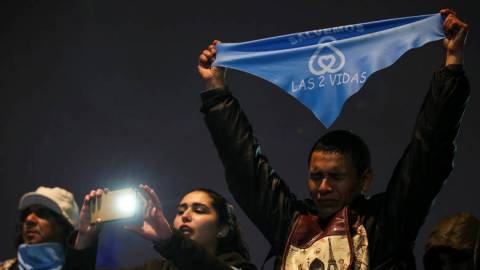 Αργεντινή: Καταψηφίστηκε το νομοσχέδιο για την αποποινικοποίηση της άμβλωσης