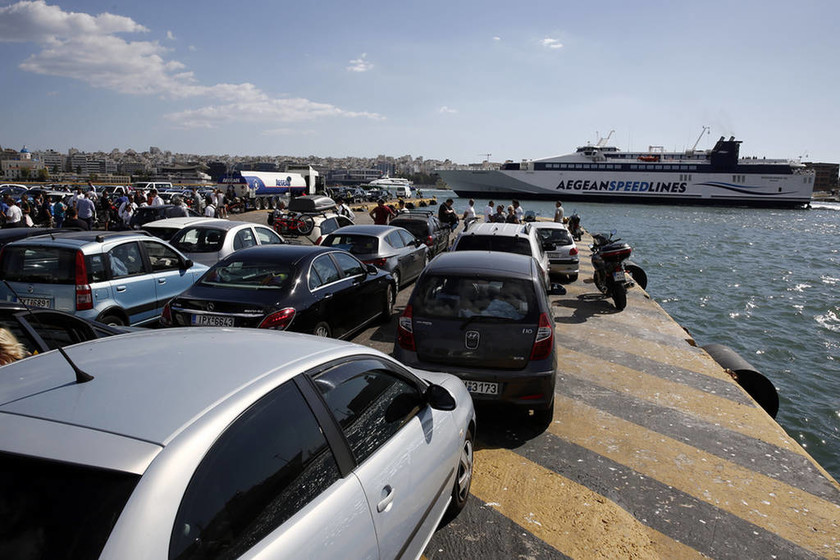 Δεκαπενταύγουστος 2018: Εγκατελείπουν την πρωτεύουσα οι Αθηναίοι - Αυξημένη η κίνηση στα λιμάνια