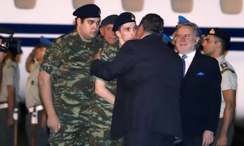 Καμμένος: Ο ελληνικός λαός σύσσωμος, ενωμένος υποδέχεται τους δύο Έλληνες στρατιωτικούς (Vid)
