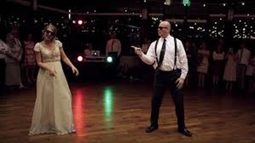 Αυτός πρέπει να είναι ο πιο επικός γαμήλιος χορός που έχετε δει (vid)
