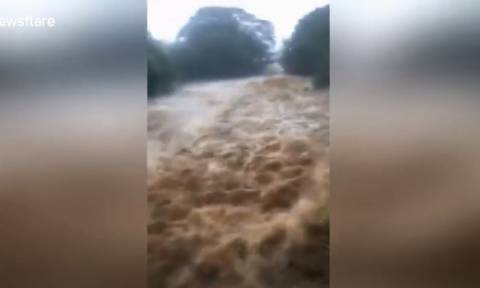 Σφοδρές πλημμύρες στη Χαβάη: Απίστευτα πλάνα (vid)