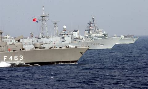 Συναγερμός σε Ελλάδα - Κύπρο: Τουρκικά πολεμικά πλοία σε απόσταση αναπνοής από την κυπριακή ΑΟΖ