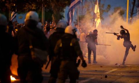 Σοβαρά επεισόδια στα συλλαλητήρια της Θεσσαλονίκης (pics+vids)