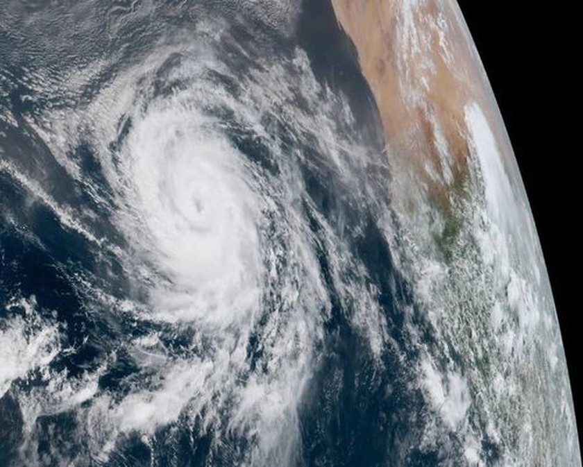 Τυφώνας - «τέρας: Ο Φλόρενς έτοιμος να «ισοπεδώσει» την Καρολίνα