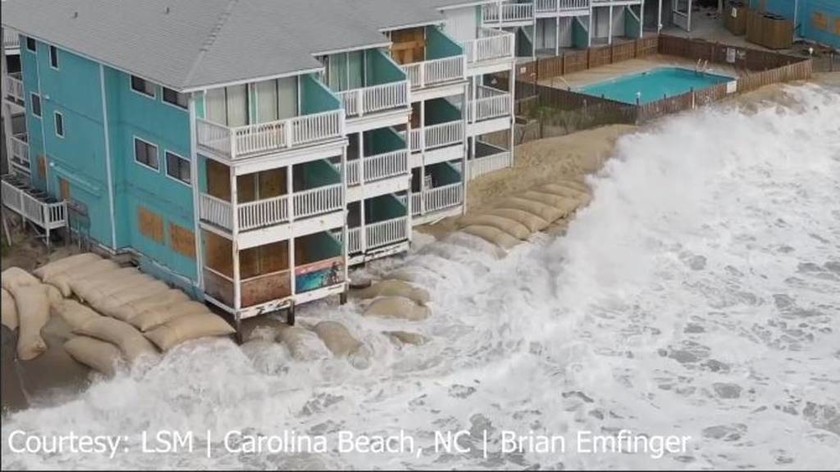 SOS για τον καταστροφικό κυκλώνα Φλόρενς: Προβλέπεται κατακλυσμιαία βροχή - Δείτε LIVE εικόνα