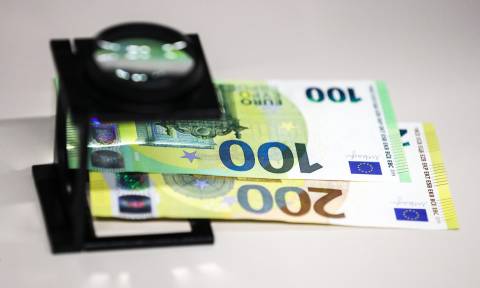 Δείτε τα νέα χαρτονομίσματα των 100 και 200 ευρώ (vid)