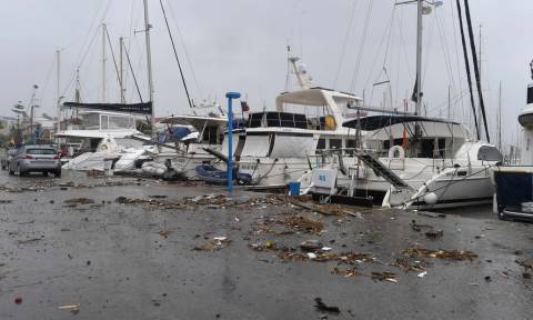 Κυκλώνας «Ζορμπάς»: Παραμένουν τα προβλήματα στα ακτοπλοϊκά δρομολόγια - Πού είναι δεμένα τα πλοία