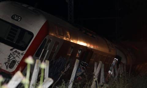 Εκτροχιάστηκε τρένο με 285 επιβάτες στον Δομοκό: Προσέκρουσε σε βράχια