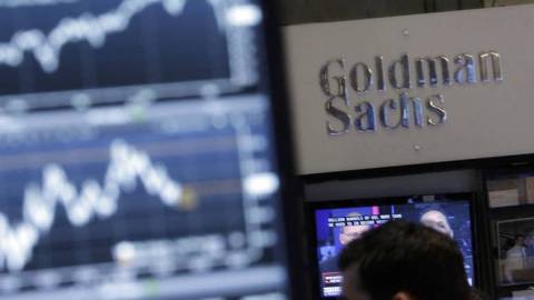 Goldman Sachs: Εκτεθειμένο σε οποιοδήποτε σοκ το ελληνικό τραπεζικό σύστημα