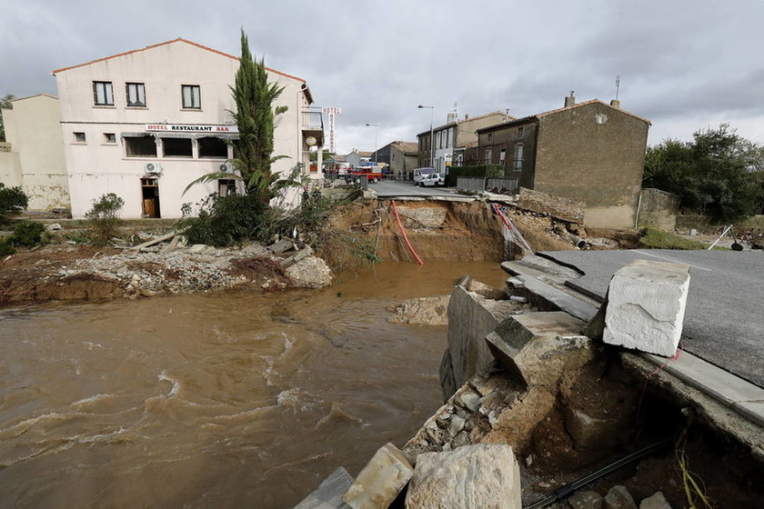 Γαλλία: Αγωνία για τα τρία άτομα που αγνοούνται μετά τις φονικές πλημμύρες (pics)